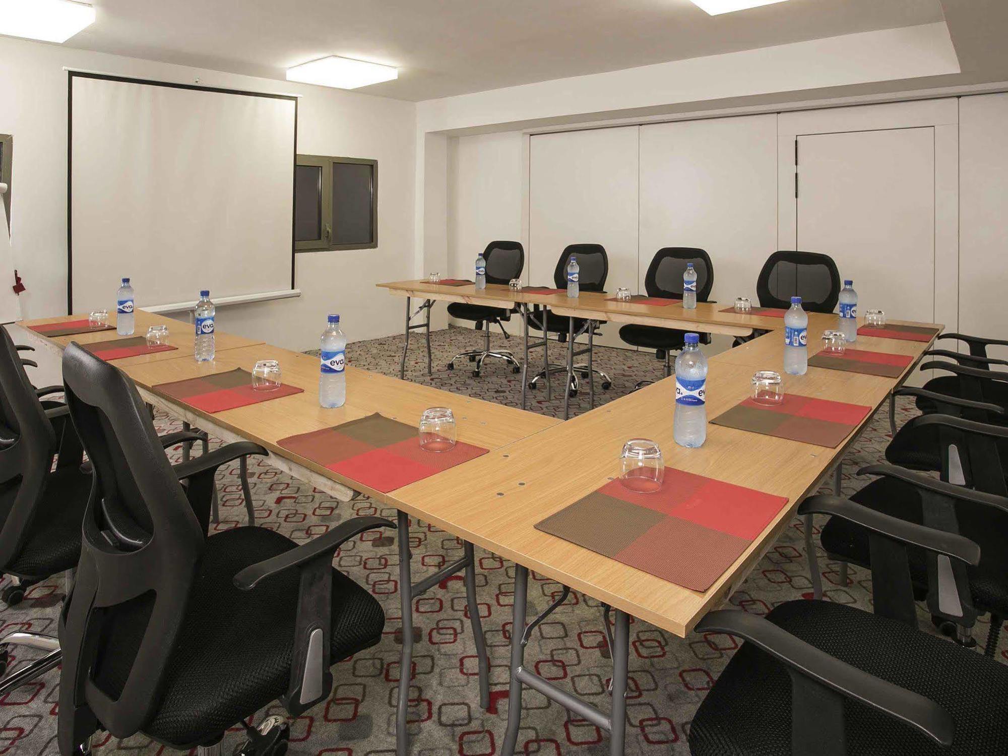 Ibis Lagos Ikeja Bagian luar foto